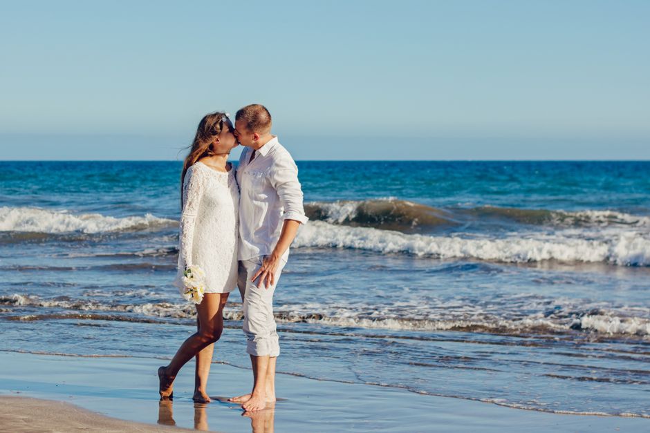 Vedete românești în vacanță: Andreea Popescu și Radu Mazăre Jr., surprinși împreună la Mamaia după divorțul fostei dansatoare