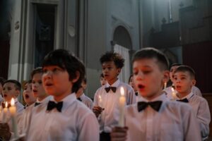 Iancu Dolănescu, aplauze la Festivalul „Ion Dolănescu”: fiul lui Ionuț Dolănescu a cântat muzică populară la 11 ani